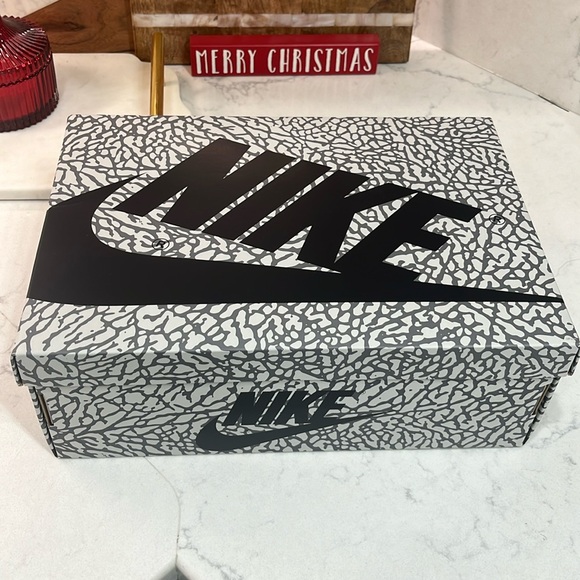 Nike Air Jordan 1 Retro High OG White Cement - Picture 2 of 7